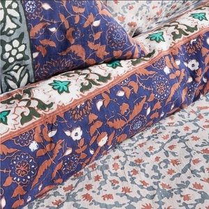 Anthropologie NWOT Sienna Queen Sz Duvet, beautiful.